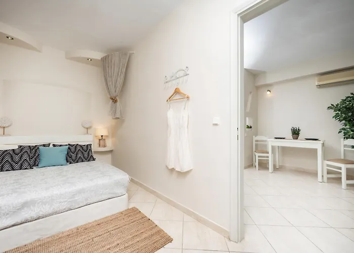 阿格里奇钻石公寓 4*