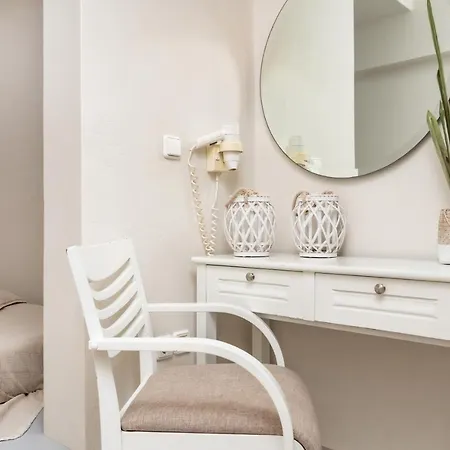 Aggeliki's Diamond Agia Anna (Naxos)